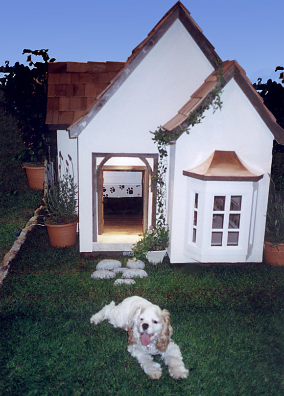 La Petite Maison Custom French Chateau Dog House - Le Pet Luxe